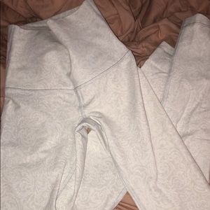 LULULEMON LEGGINGS SIZE 2